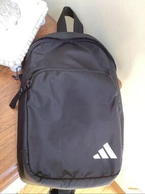 Adidas black Essentials 2 Sling Crossbody Bag-NWT